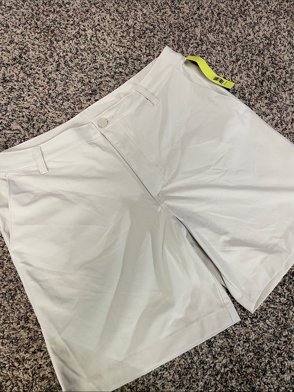 All In Motion Men’s Performance 7” Golf Shorts Cream Size 36 NWT